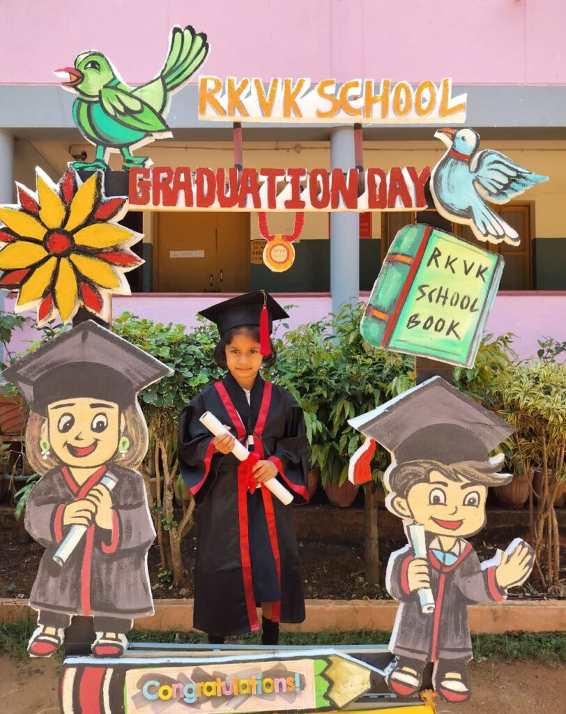Graduation Day LKG 2025 (10)
