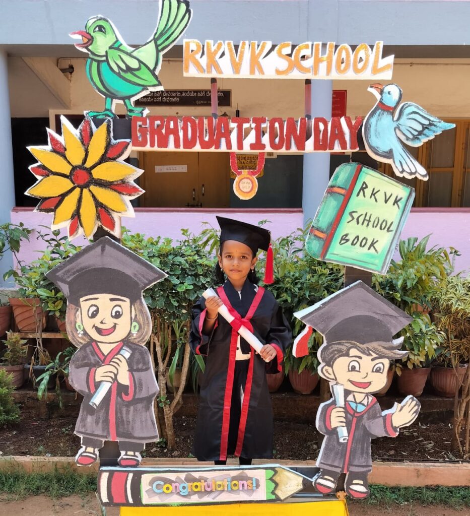 Graduation Day LKG 2025 (11)