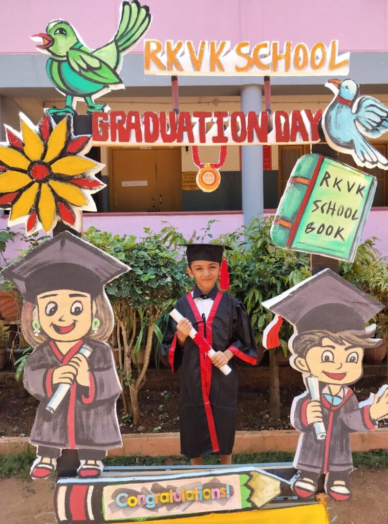 Graduation Day LKG 2025 (5)