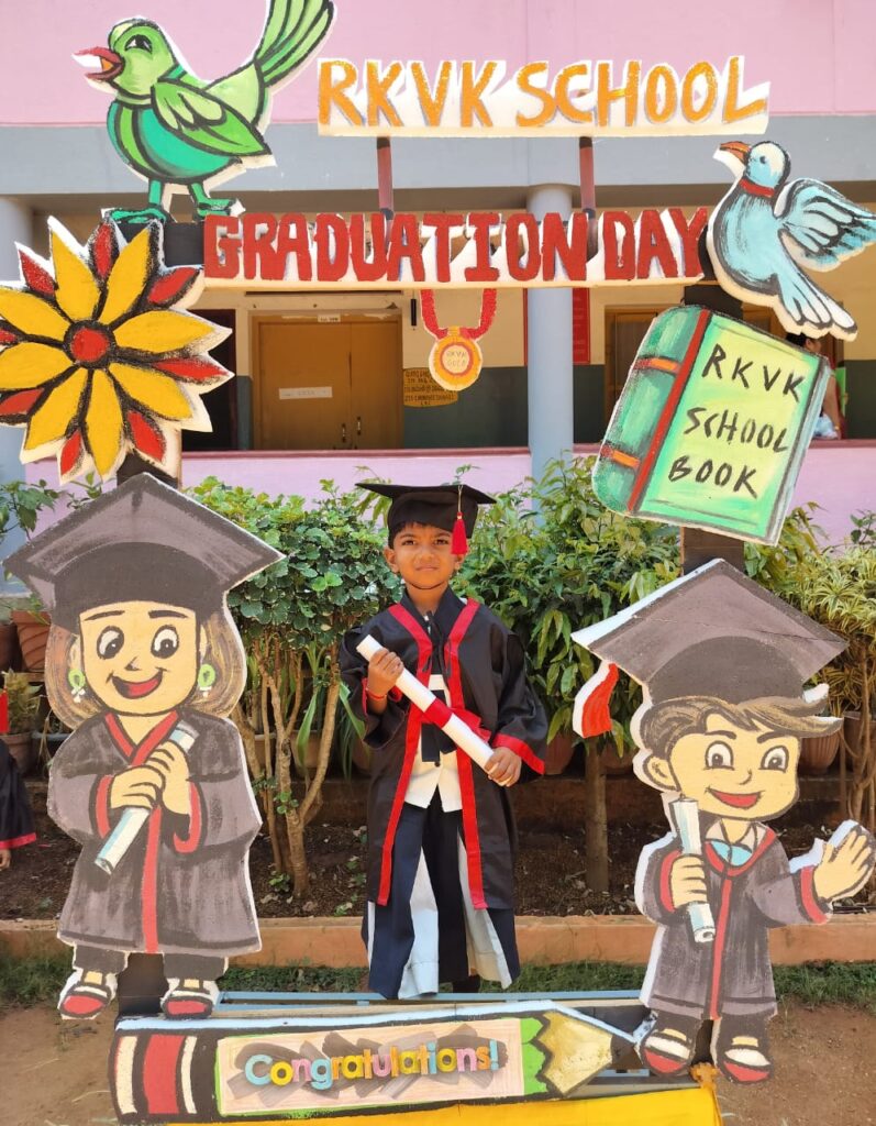 Graduation Day LKG 2025 (9)
