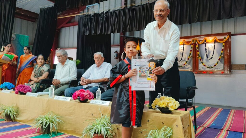 Graduation Day Pics 2025-26 (31)