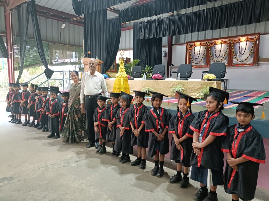 Graduation Day Pics 2025-26 (88)